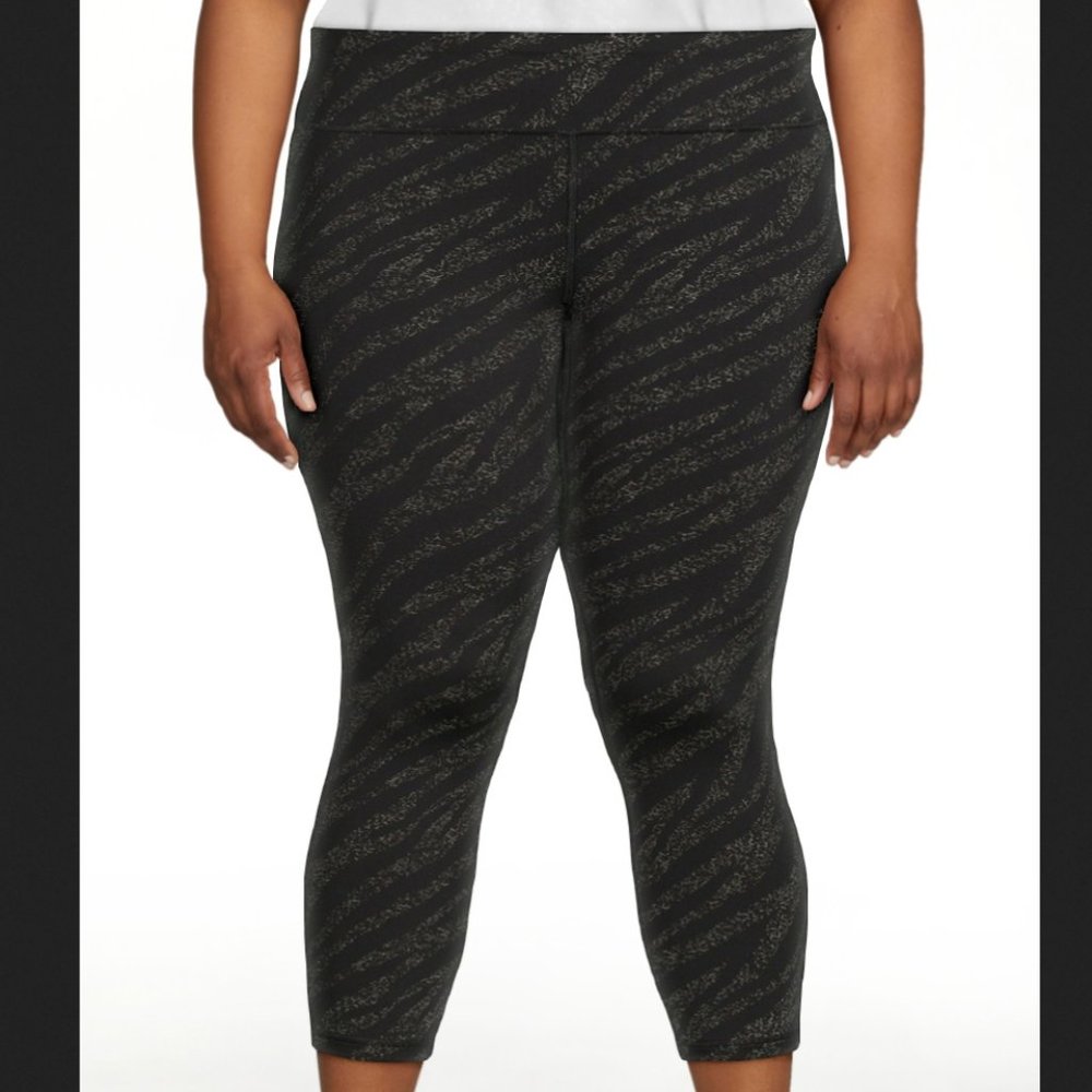 Avia Plus Size 4X Black Zebra Print Cropped Active Legging